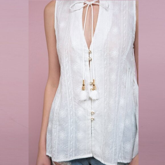 POL Women's Femme Embroidered Eyelet Trim V-neck with Tassel Ties Blouse Tunic - Picture 6 of 12